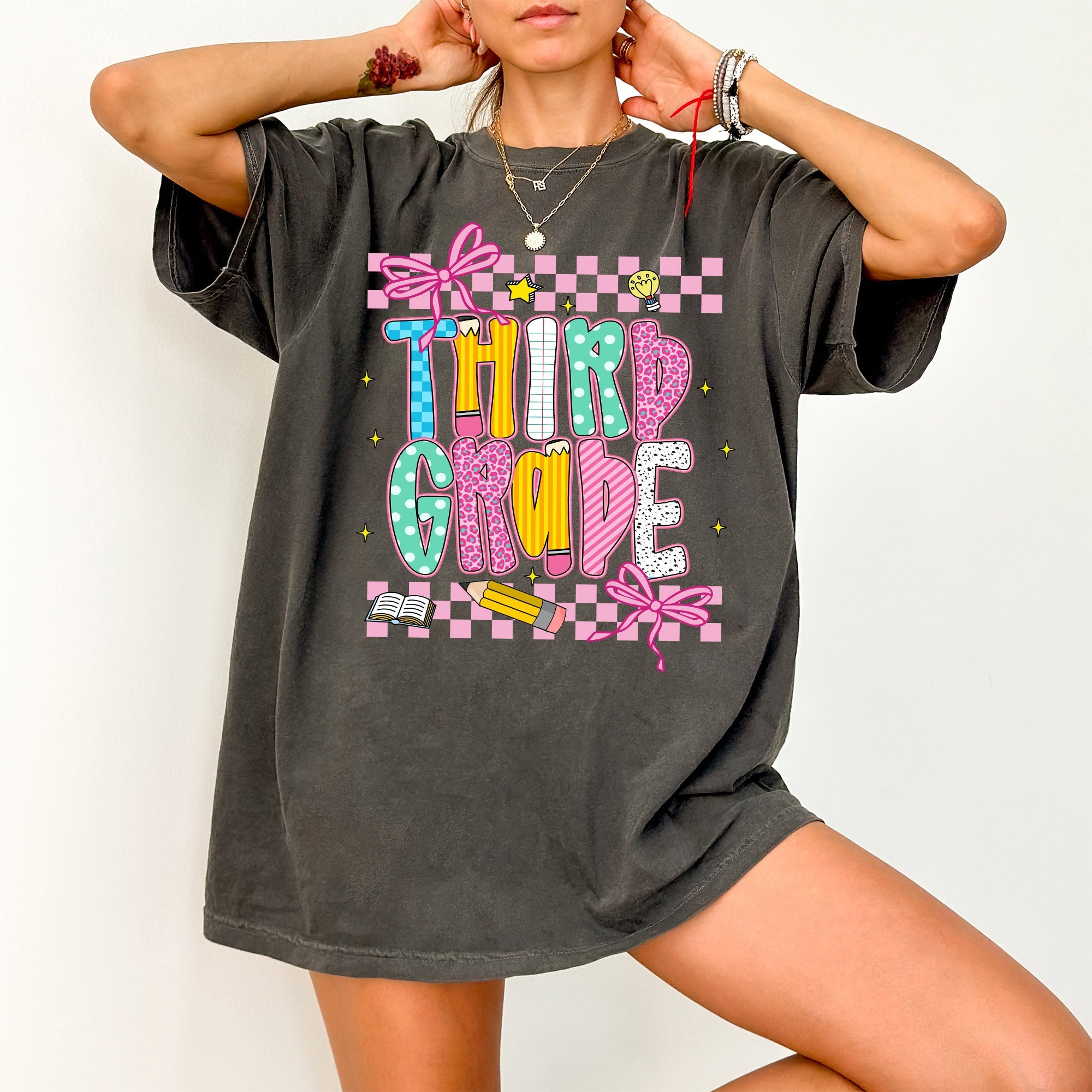 Third Grade, Teacher, Back to School, Checkered, Bow, First Day of School, Cute, Teacher Appreciation, Coquette, Comfort Colors T-Shirt