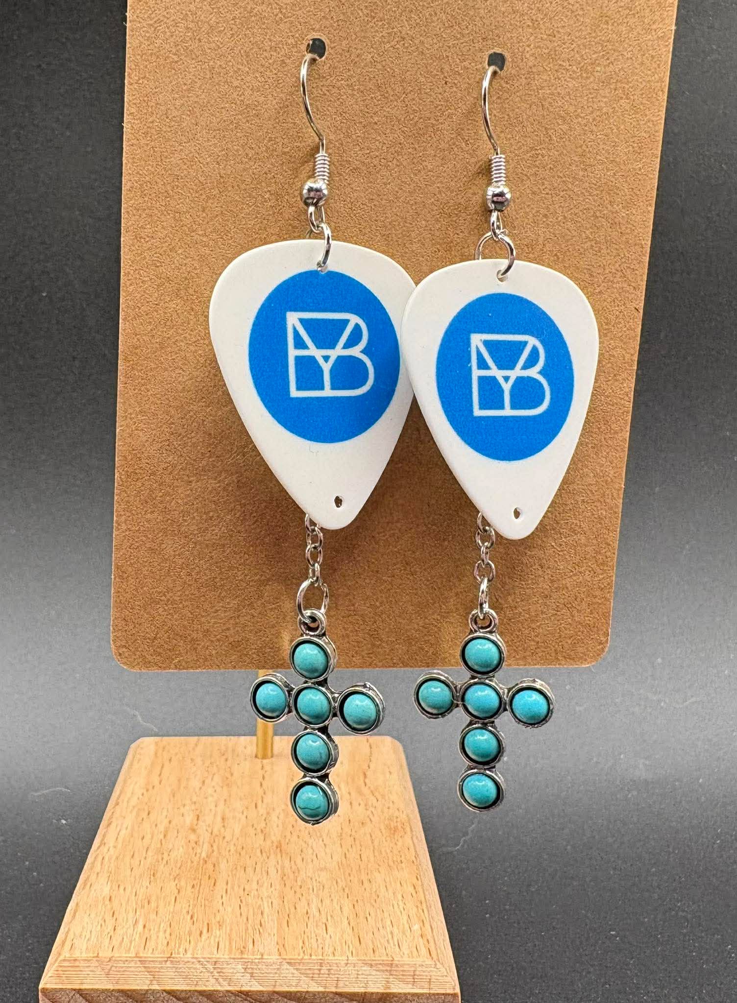 Brett Young Official GUTIAR picks