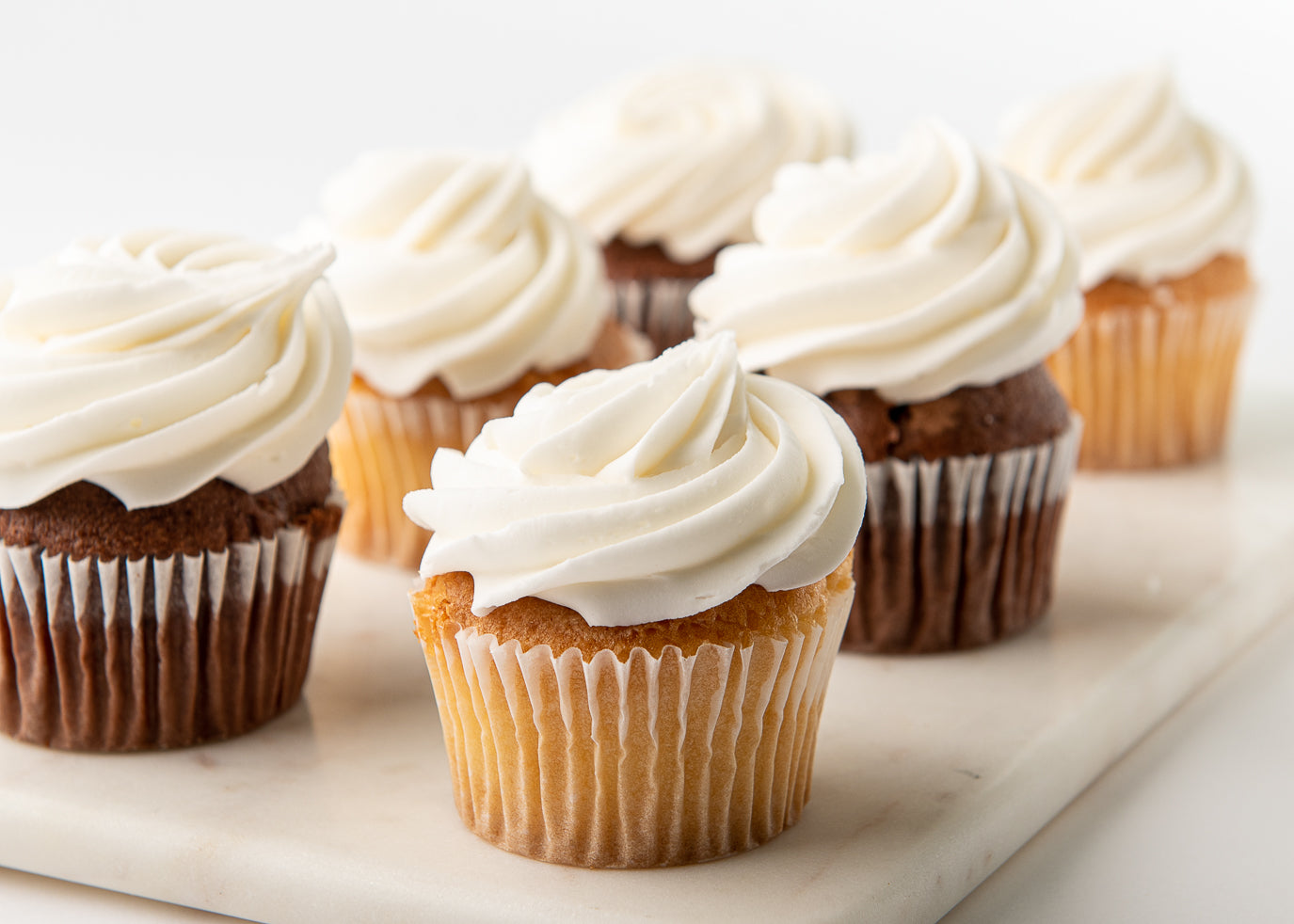 4 pk Vegan Cupcakes w/ Frosting on side